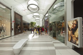 Centro Commerciale La Cartiera Pompei - Arch. Corvino + Multari